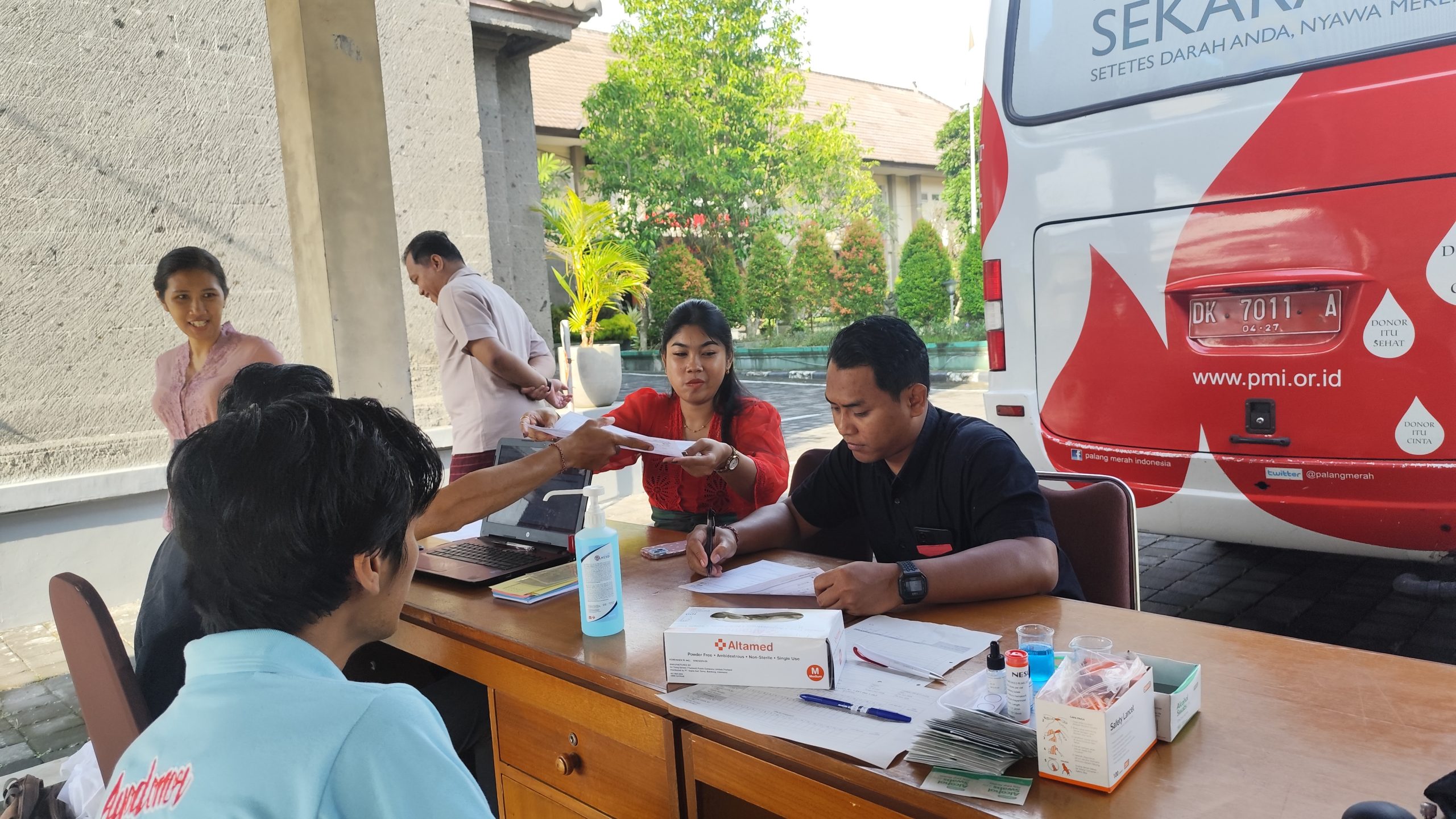 Donor Darah Keliling di lingkungan Pemerintah Provinsi Bali